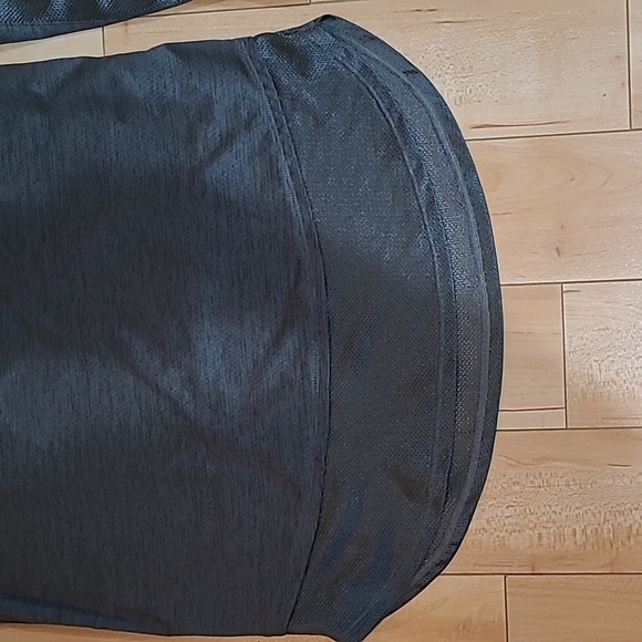 Under Armour women's medium grey shirt - Picture 3 of 6